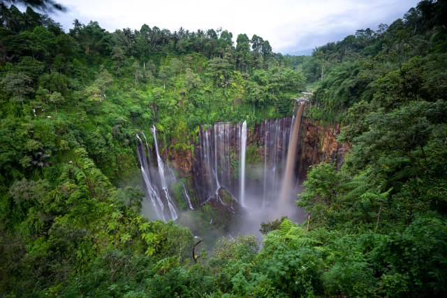 Kaskade in Tumpak Sewu - Kabupaten Lumajang | Secret World Trip Planner