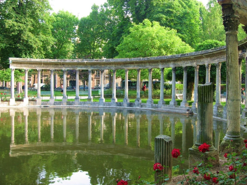 Parc Monceau - Paris | Secret World Trip Planner