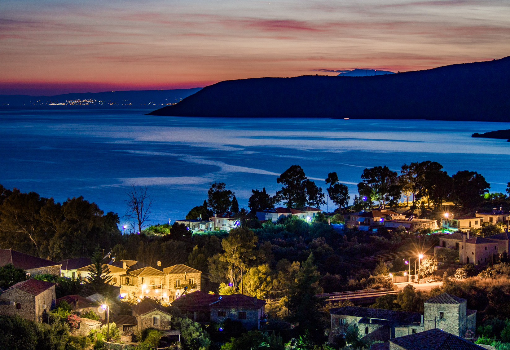 Kardamili ist ein wirklich schönes Dorf am Meer — Kardamyli