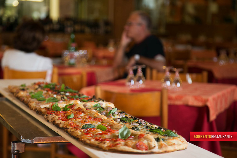 Vico Equense: Pizza in der U-Bahn - Vico Equense | Secret World Trip Planner