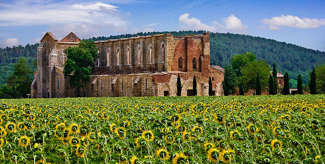 ໂບດ San Galgano - Chiusdino | Secret World Trip Planner