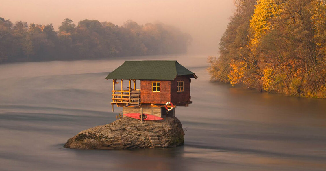 Ein kleines Haus in der Mitte der Drina — Bajina Bašta