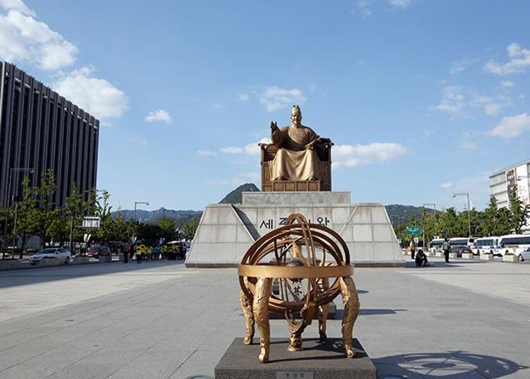 Der Gwanghwamun-Platz ist ein großer und schöner Platz in Seoul — Jongno-gu