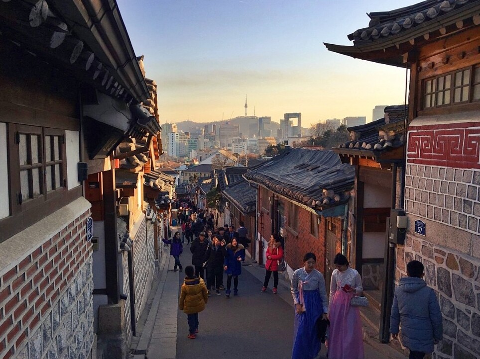 Hanok,ein Dorf mit über 400 traditionellen koreanischen Häusern — Jongno-gu
