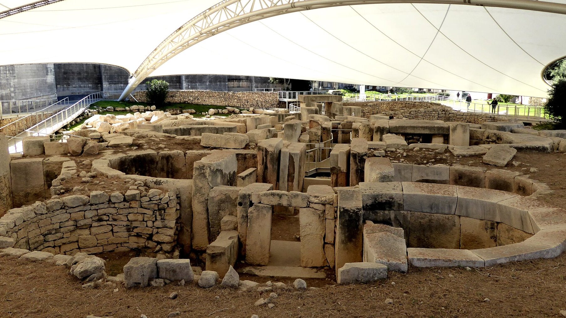 Die Tarxien-Tempel sind die größten megalithischen Stätten — ?al Tarxien
