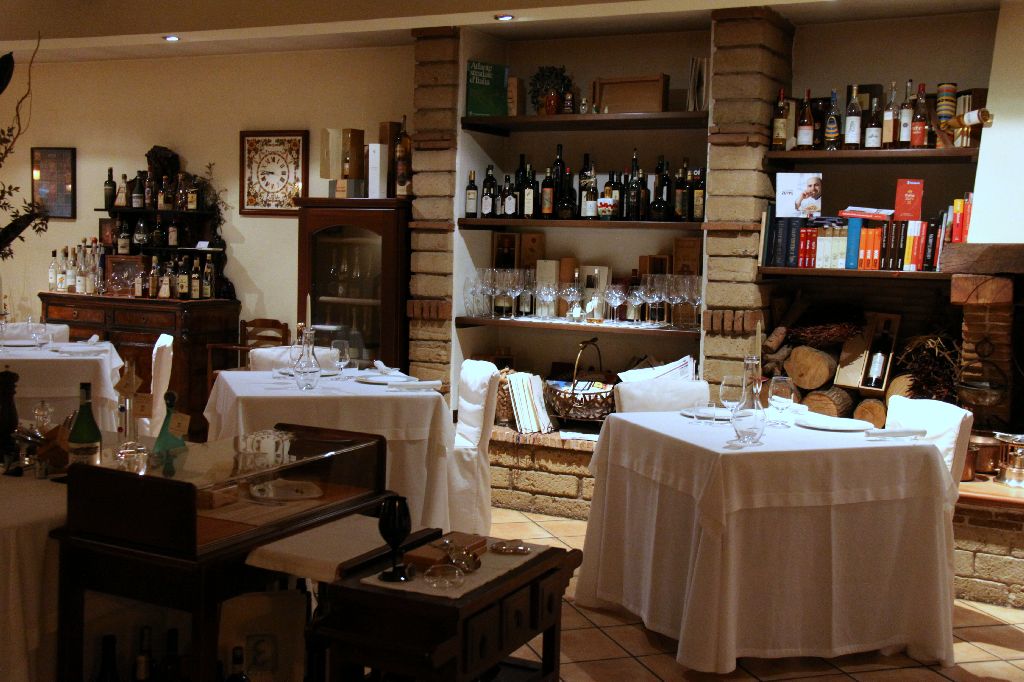 Estià Tavern - Brusciano | Secret World Trip Planner