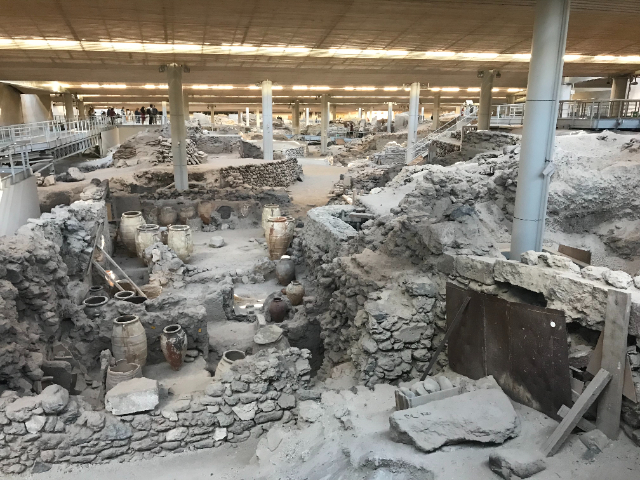 La città preistorica di Akrotiri che potrebbe aver ispirato Atlantide - Unnamed Road | Secret World Trip Planner