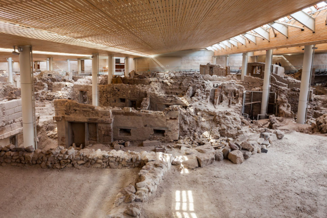 Prähistorische Stadt Akrotiri, die Atlantis inspiriert haben könnte — Unnamed Road
