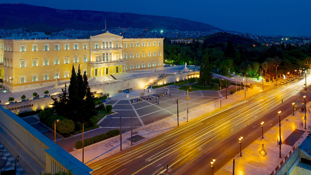 Piazza Syntagma - Athina | Secret World Trip Planner