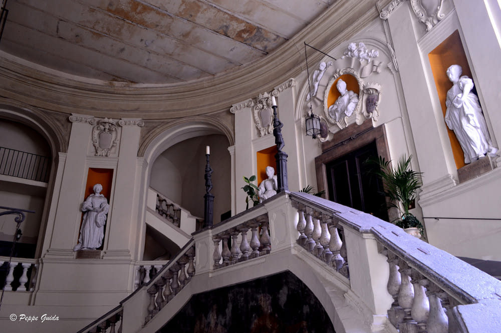 Palazzo Spinelli di Laurino và những bóng ma - Napoli | Secret World Trip Planner