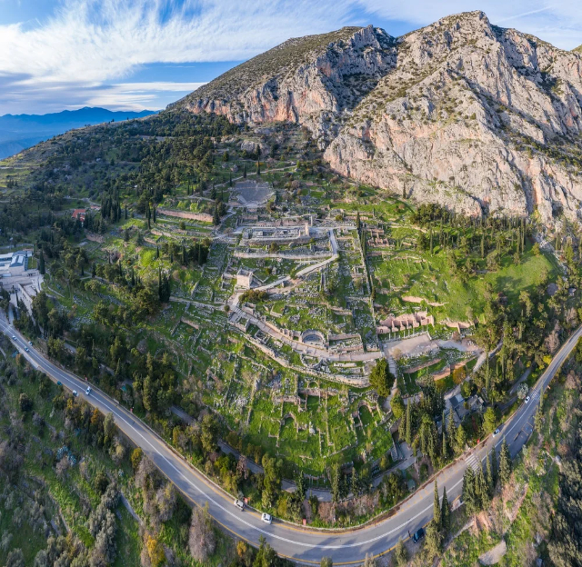 Archäologische Stätte von Delphi - Delfi | Secret World Trip Planner