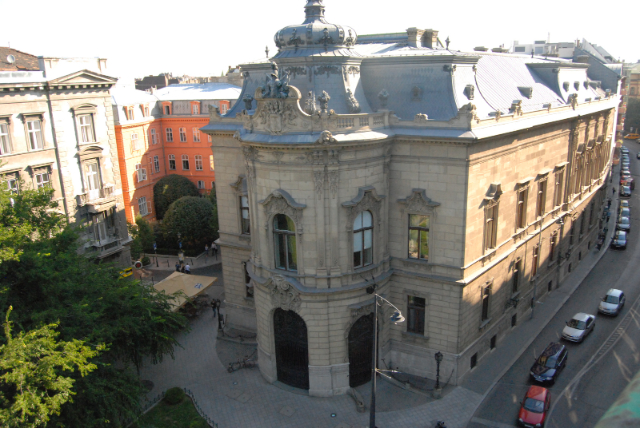 Metropolitan Ervin Szabó Library - Budapest | Secret World Trip Planner