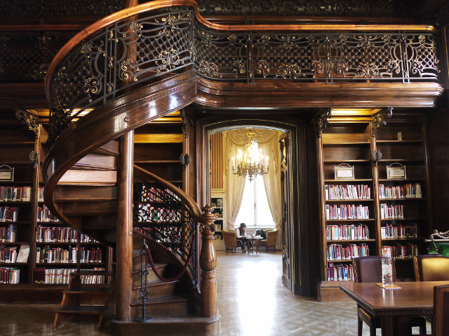 Metropolitan Ervin Szabó Library - Budapest | Secret World Trip Planner