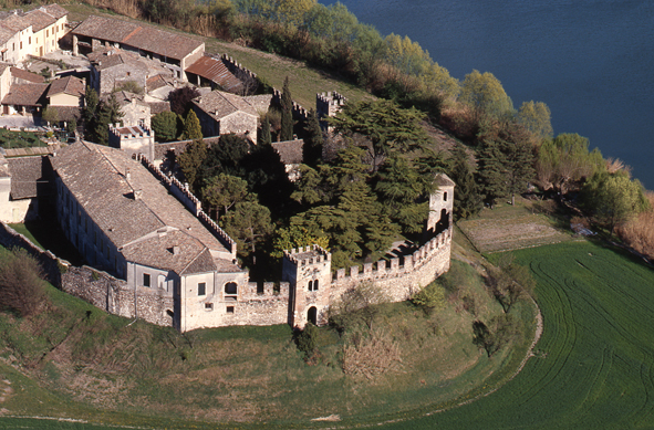 Castellaro Lagusello - Castellaro Lagusello | Secret World Trip Planner