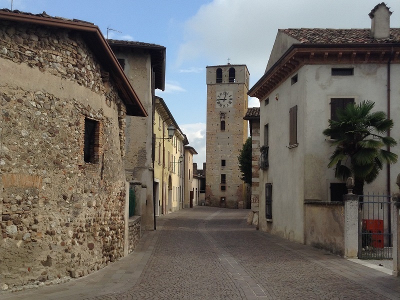 Castellaro Lagusello - Castellaro Lagusello | Secret World Trip Planner
