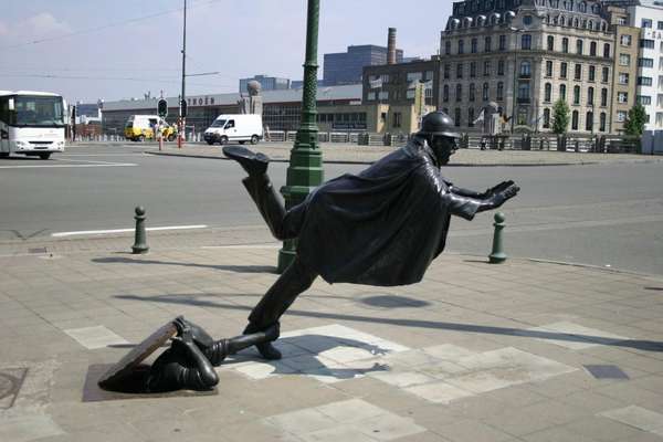 De Vaartkapoen statue - Molenbeek-Saint-Jean | Secret World Trip Planner