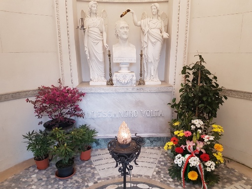 Tomba di Camnago o di Alessandro Volta - Camnago Volta | Secret World Trip Planner