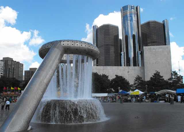 Horace E. Dodge & Son Memorial Fountain — Detroit