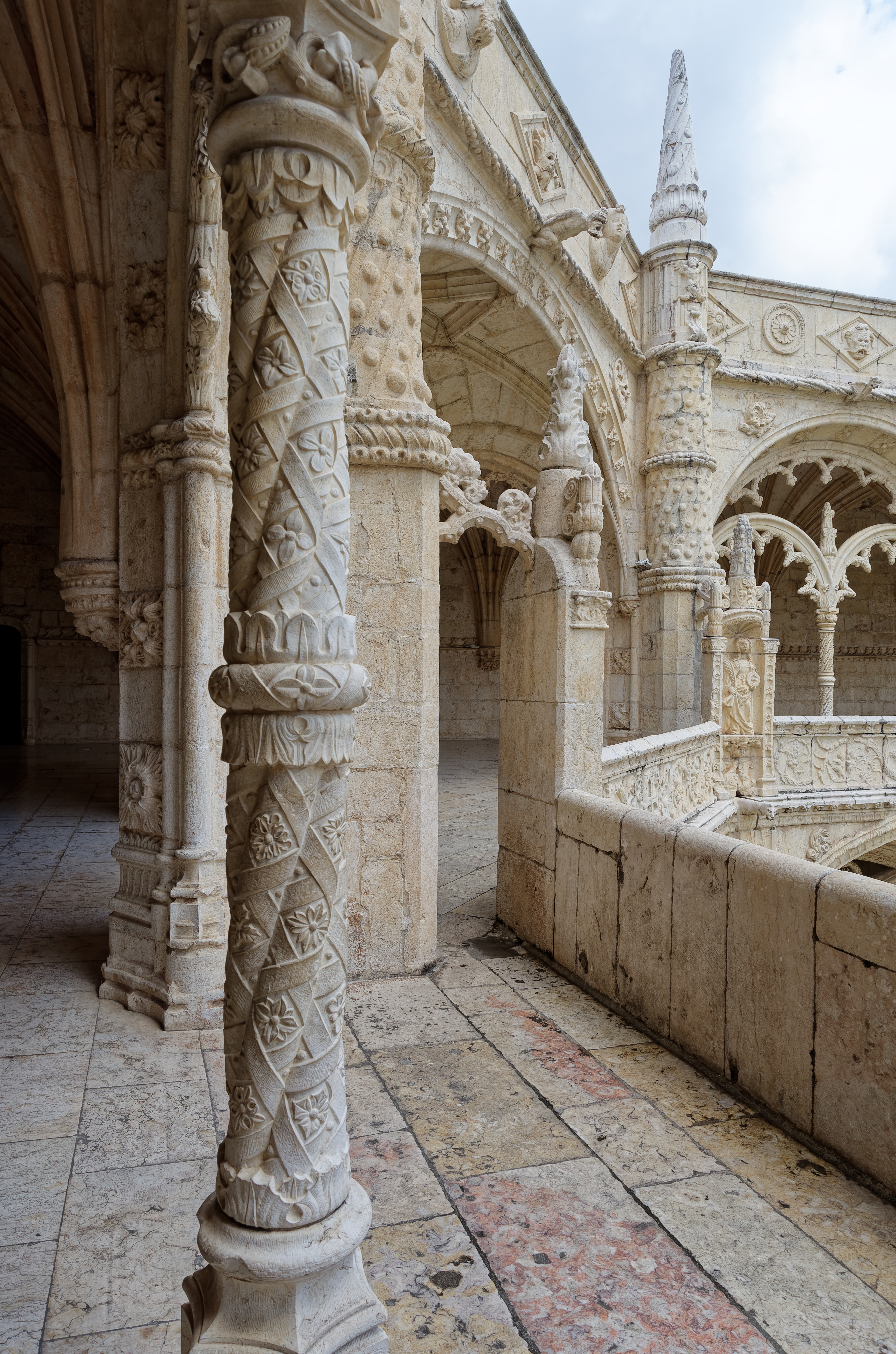Discovering the Majestic Monastery of Jerónimos - Praça do Império 1400-206 Lisboa | Secret World Trip Planner