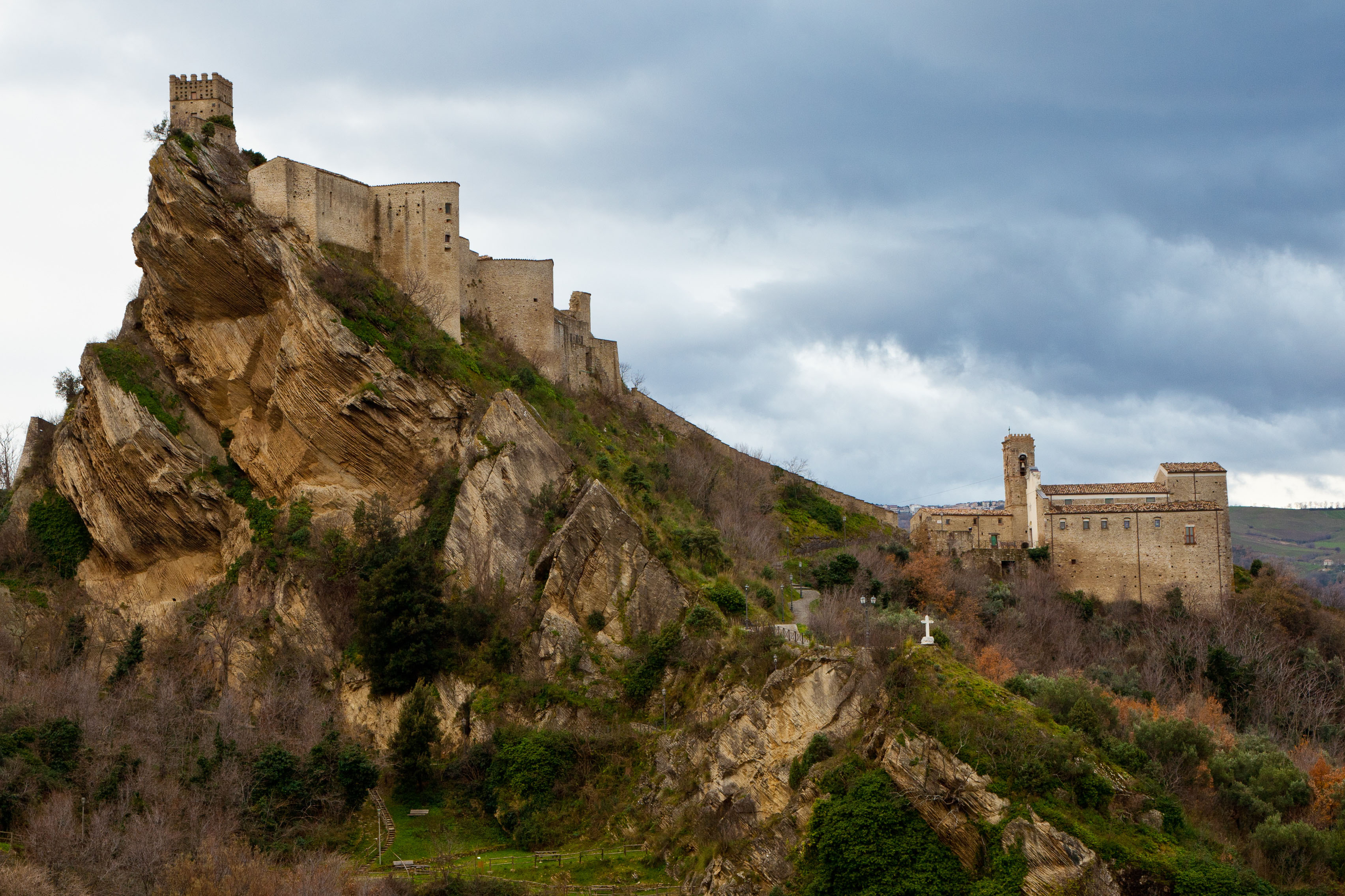 Abruzzo: Castello di Roccascalegna - Roccascalegna | Secret World Trip Planner