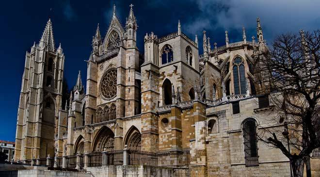 León Cathedral - León | Secret World Trip Planner