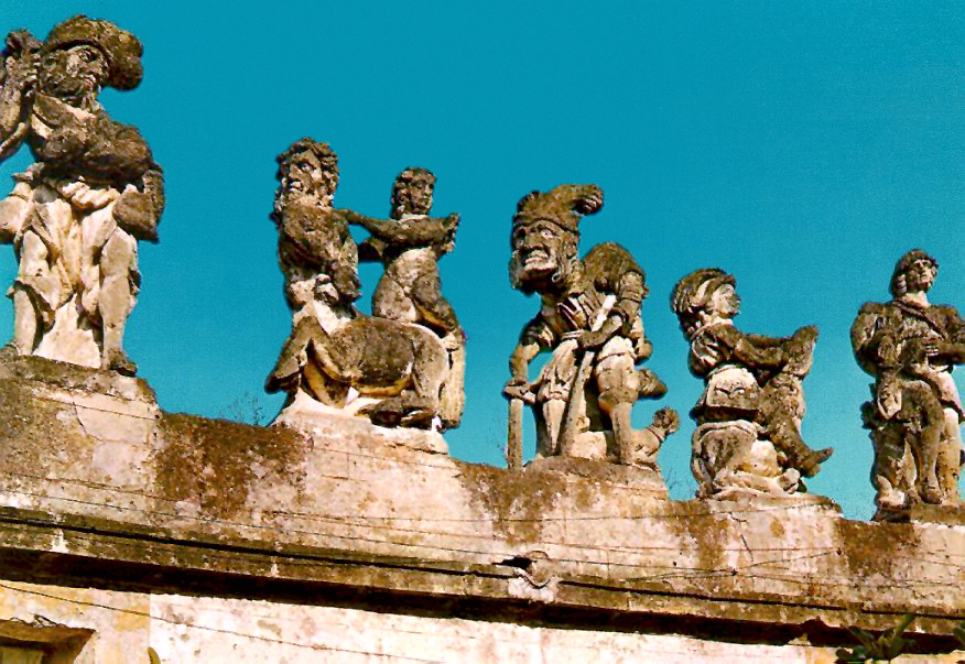 Villa Palagonia detta anche Villa dei Mostri - Bagheria | Secret World Trip Planner