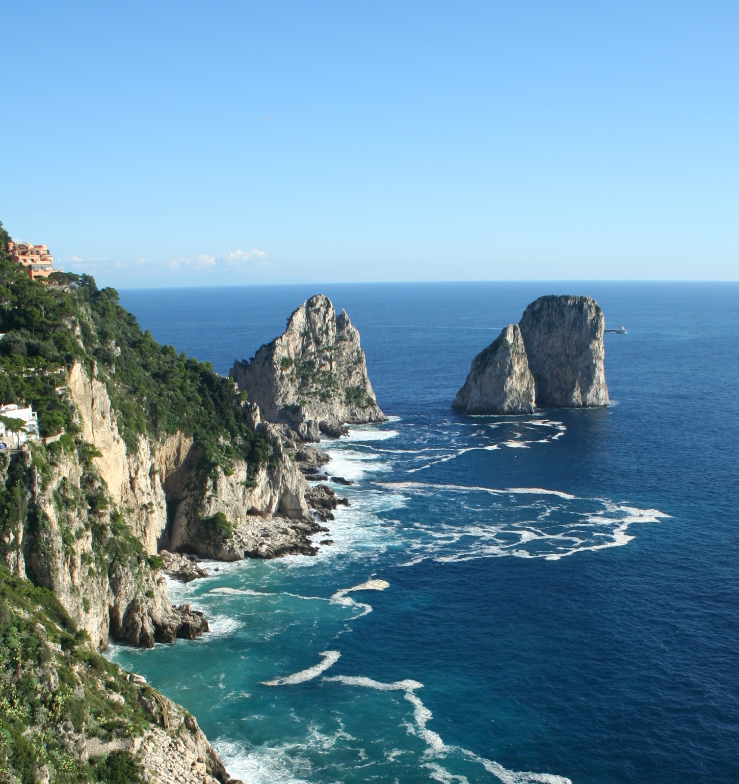 I faraglioni - I Faraglioni | Secret World Trip Planner