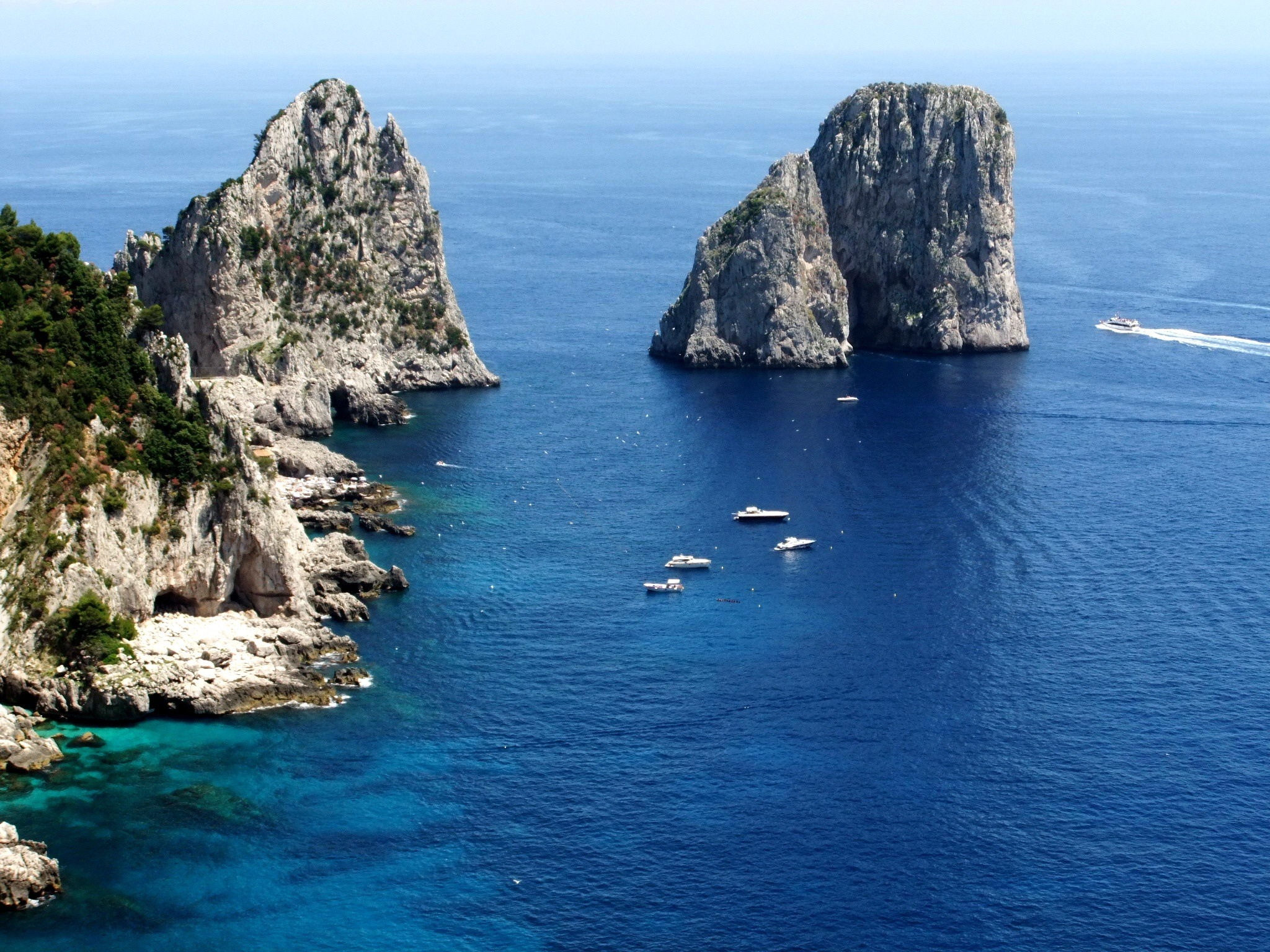 I faraglioni - I Faraglioni | Secret World Trip Planner