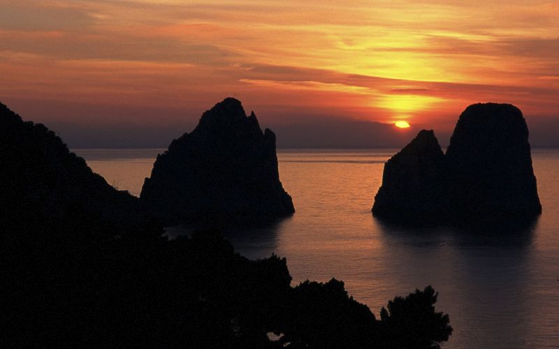 I faraglioni - I Faraglioni | Secret World Trip Planner