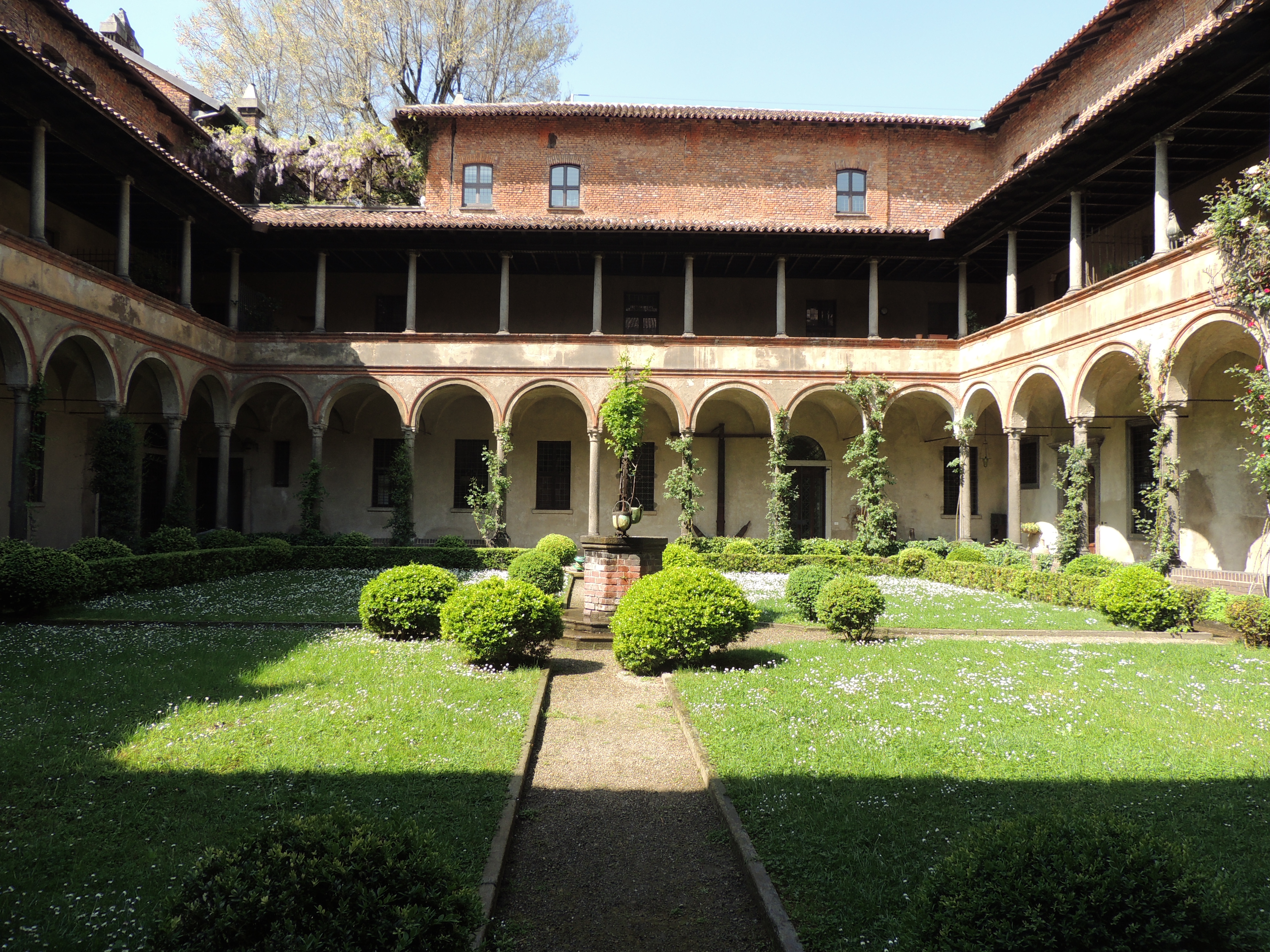 Milano | Chiostro di Santa Maria Maddalena al Cerchio - Milano | Secret World Trip Planner
