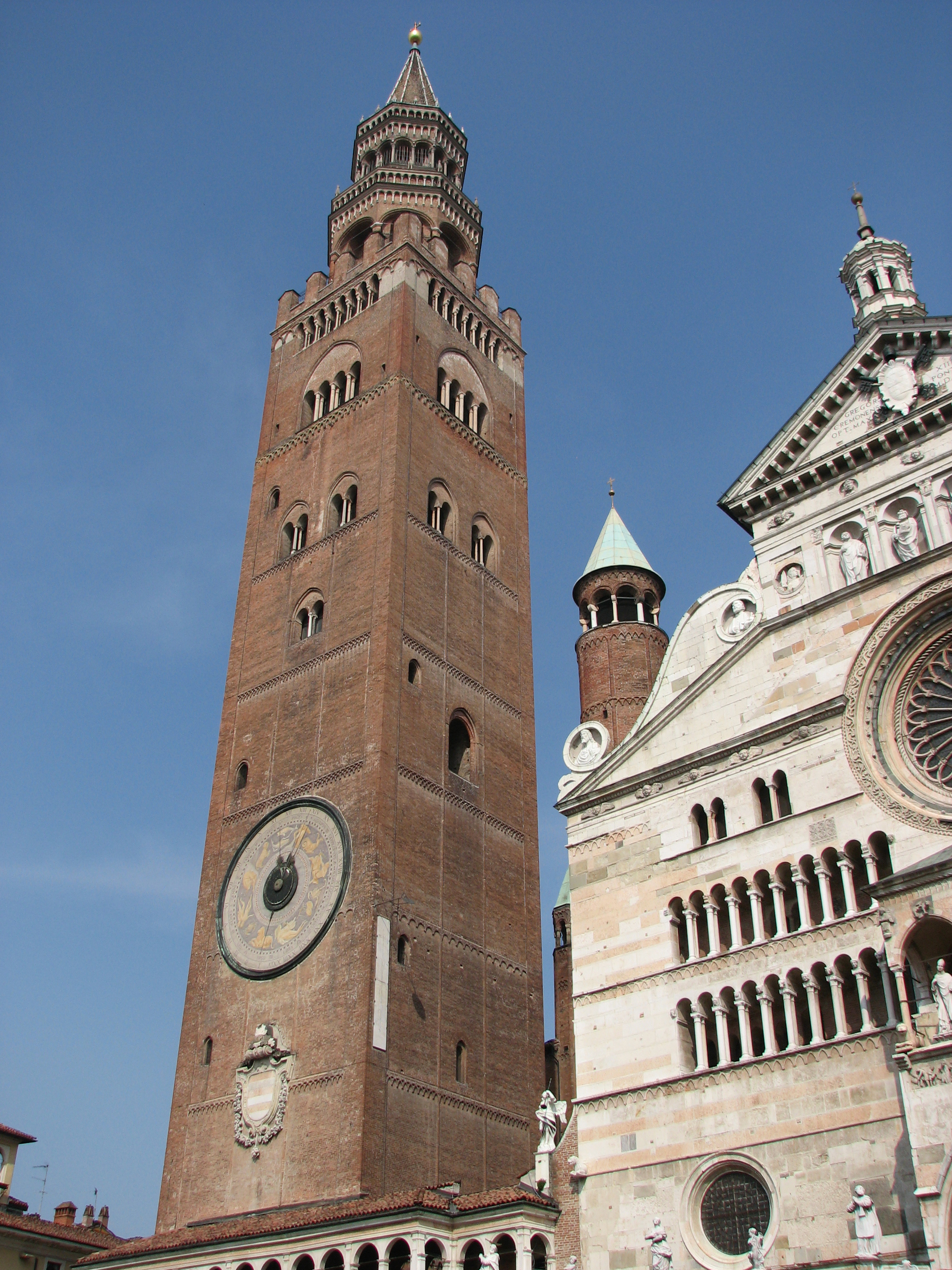Torrazzo di cremona - Cremona | Secret World Trip Planner