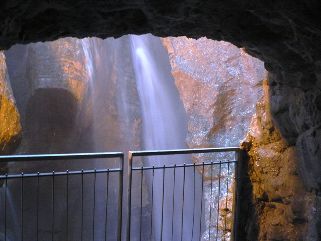 Grotta cascata del Varone - Cologna | Secret World Trip Planner