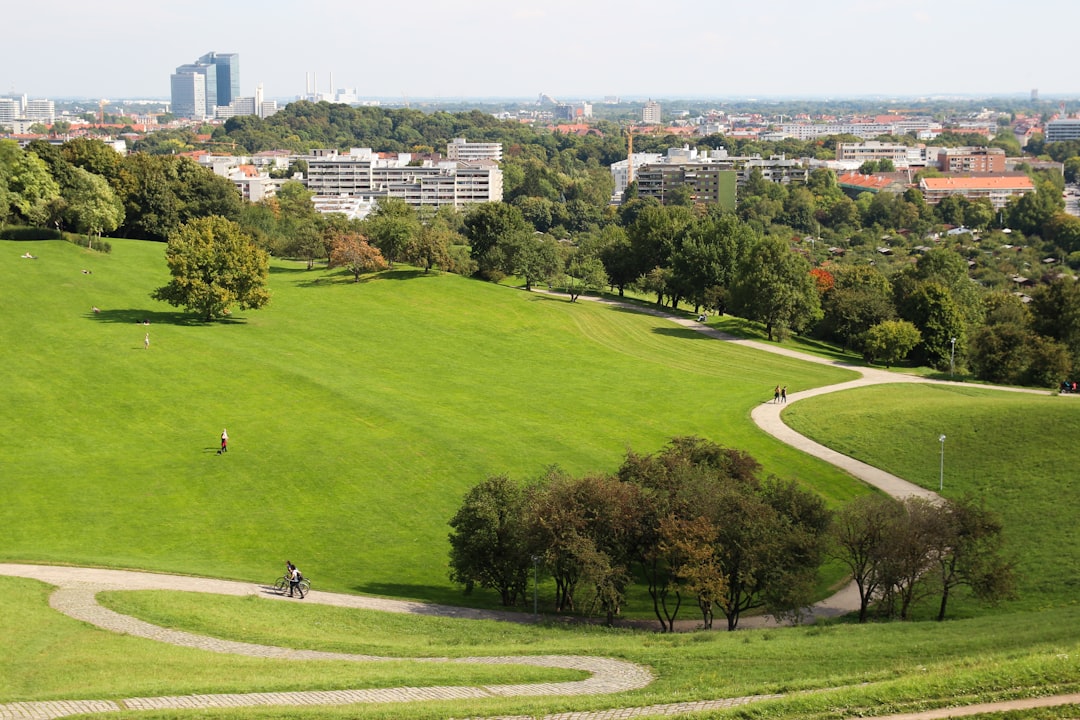 Der Englische Garten in Monaco - München | Secret World Trip Planner