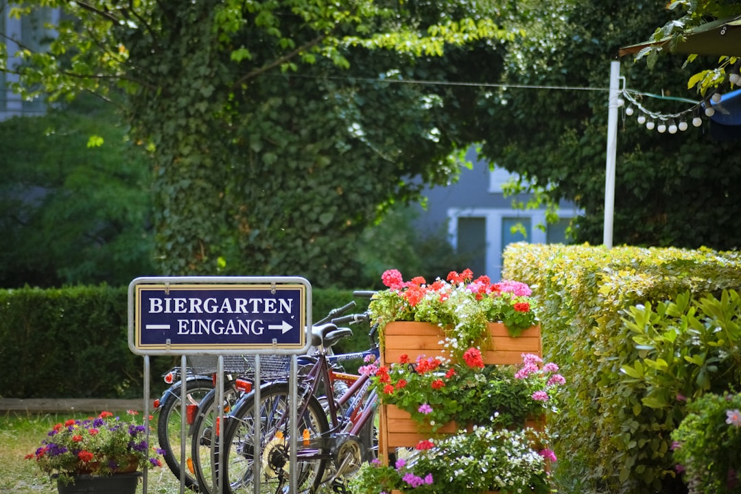 Der Englische Garten in Monaco - München | Secret World Trip Planner