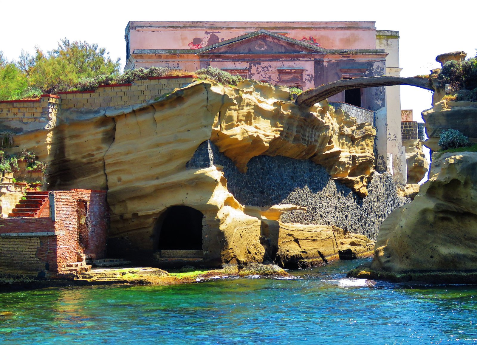 Nápoles: Zona arqueológica marina de Gaiola - Napoli | Secret World Trip Planner