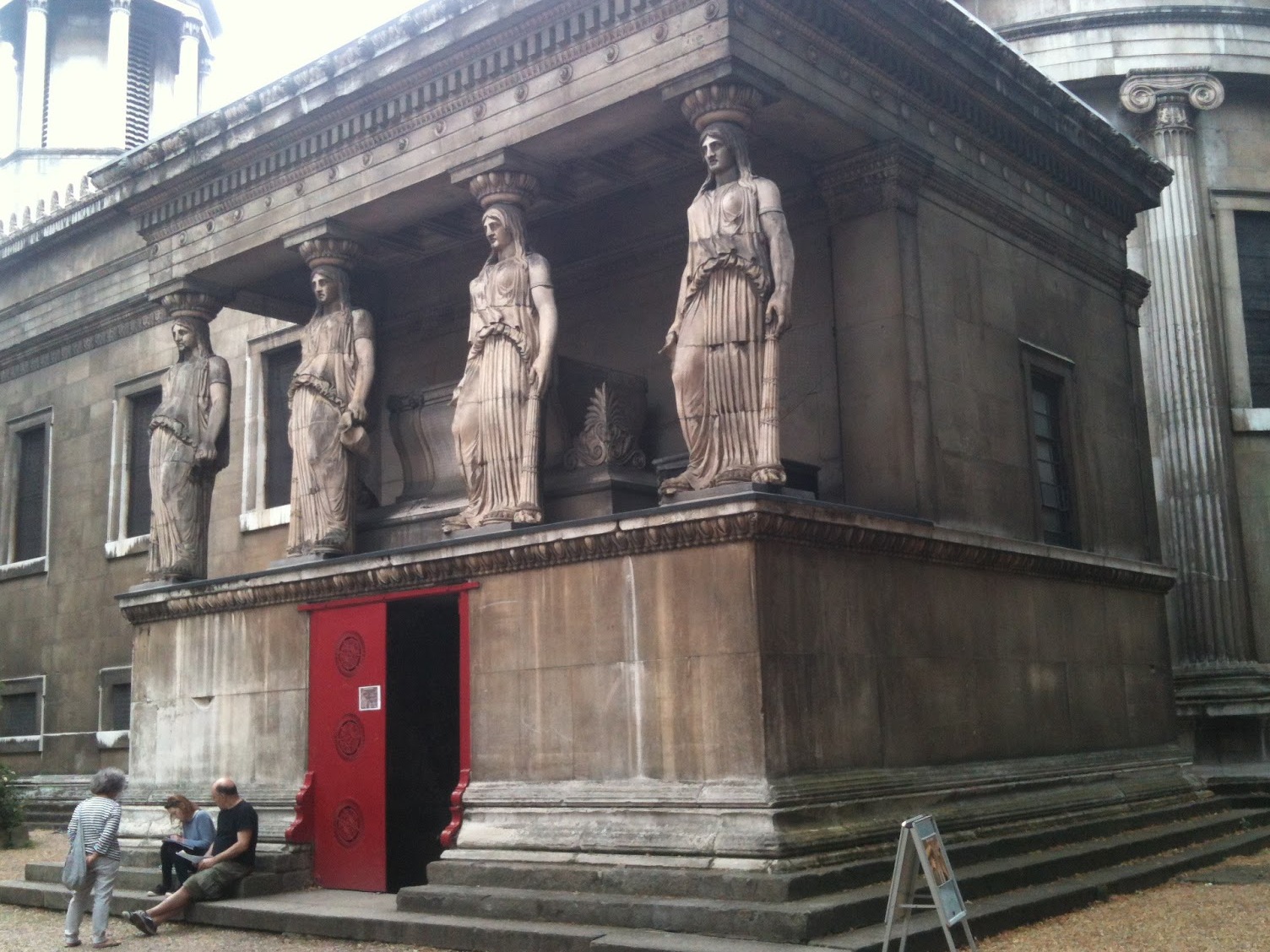 The Crypt Gallery in London — Londra