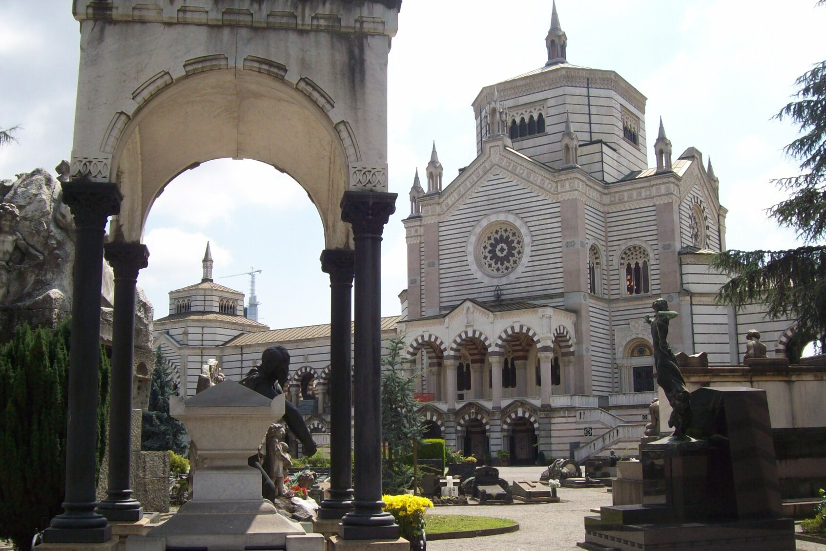 Il Cimitero monumentale di Milano - Milano | Secret World Trip Planner