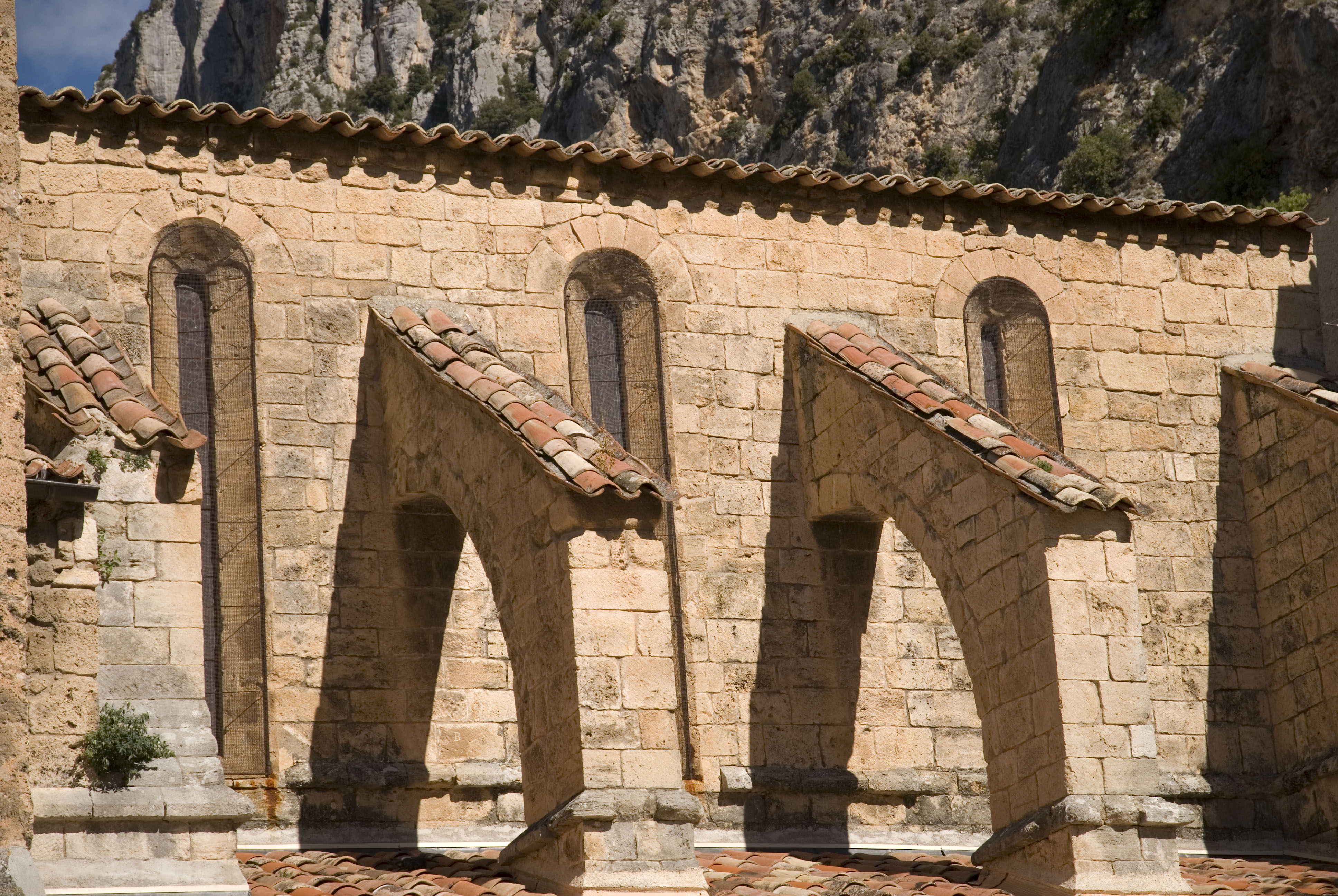 Moustiers-Sainte-Marie : Amazing Provence - Moustiers-Sainte-Marie | Secret World Trip Planner