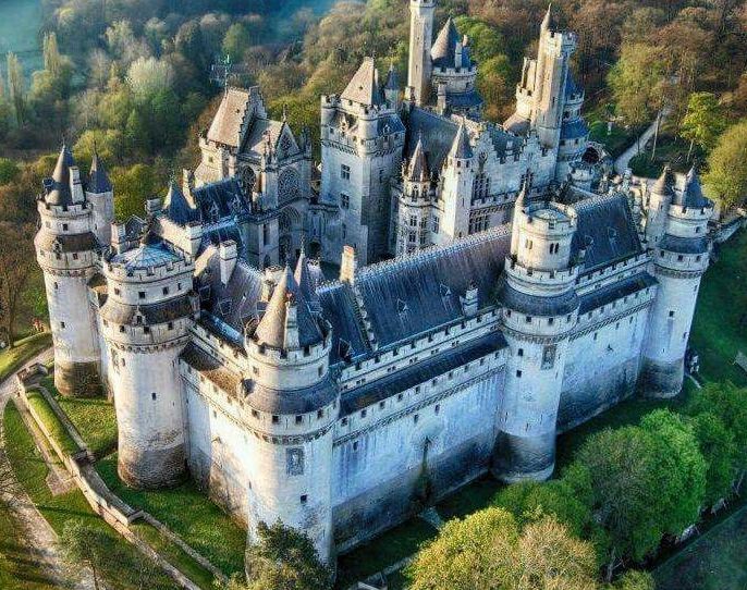 Schloss Pierrefonds — Pierrefonds