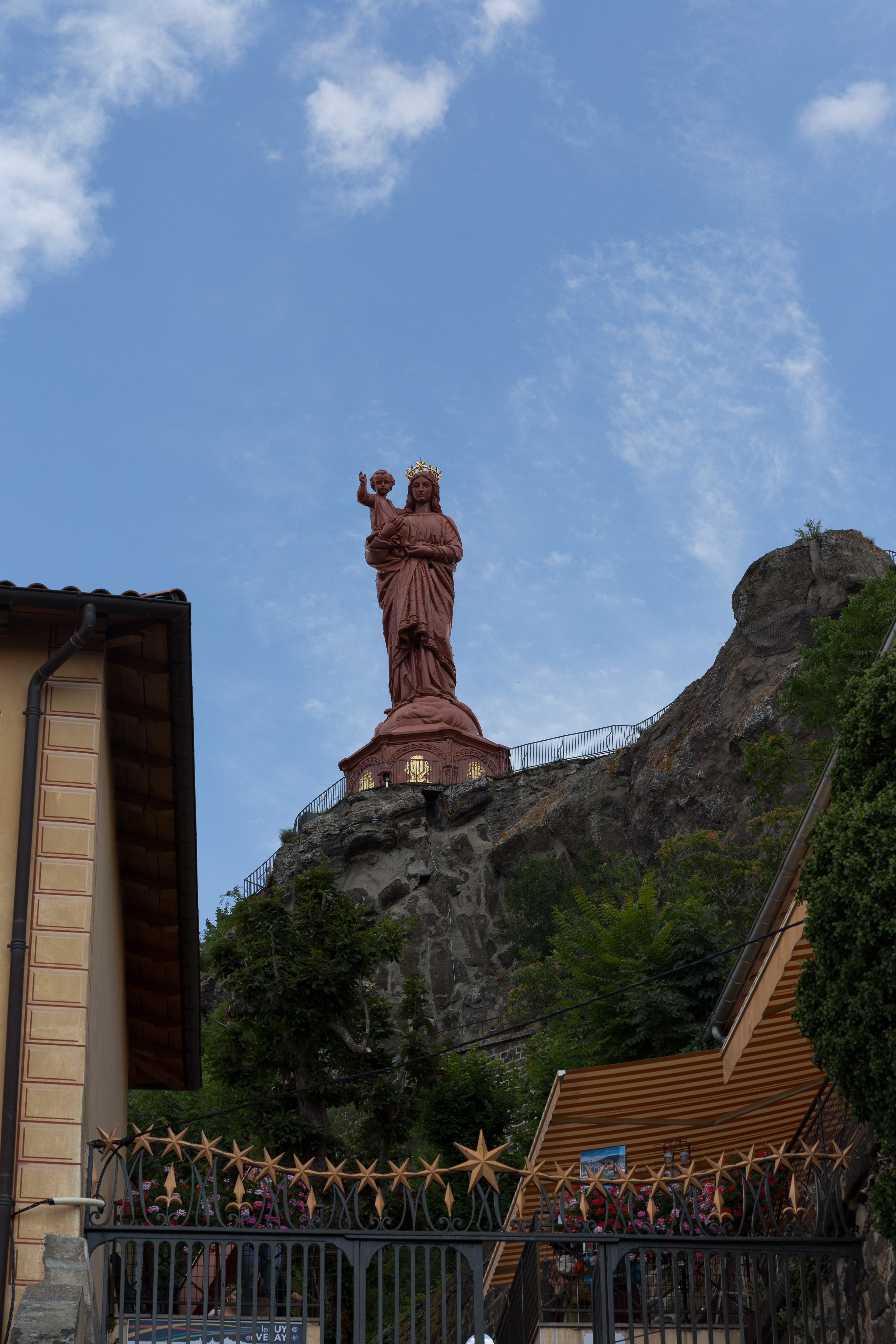 Statue Unserer Lieben Frau von Frankreich in Le Puy-en-Velay - Le Puy-en-Velay | Secret World Trip Planner
