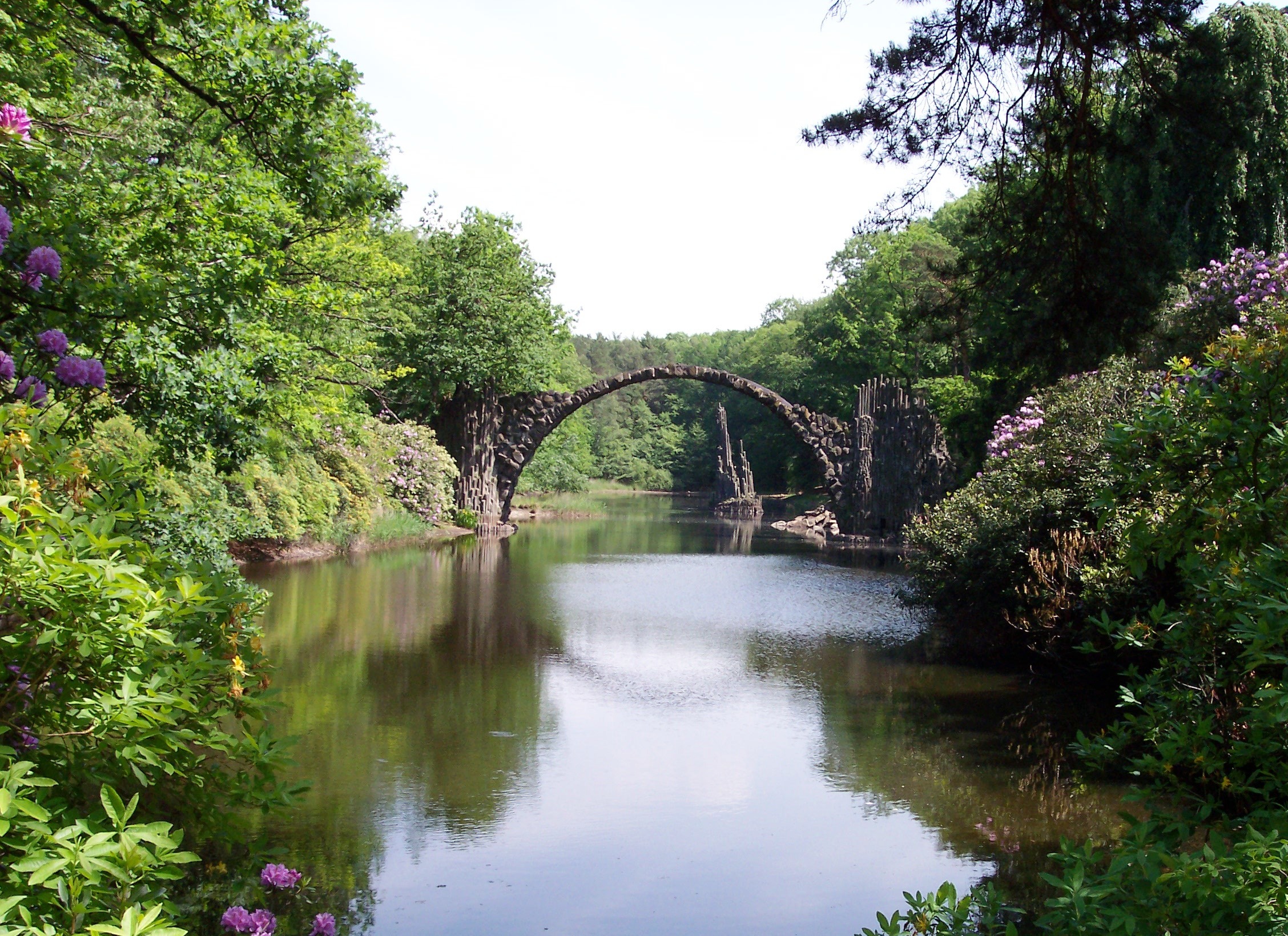 Rakotzbrucke, die Teufelsbrücke - Gablenz | Secret World Trip Planner