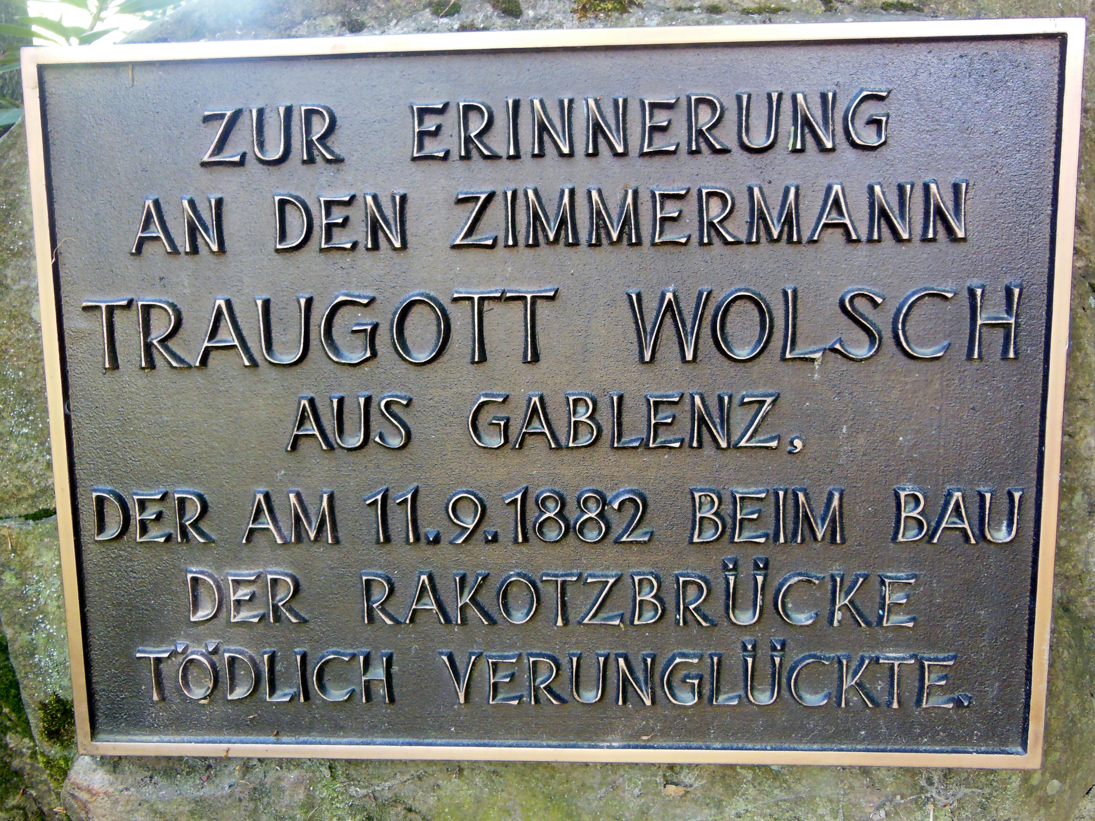 Rakotzbrucke, die Teufelsbrücke - Gablenz | Secret World Trip Planner