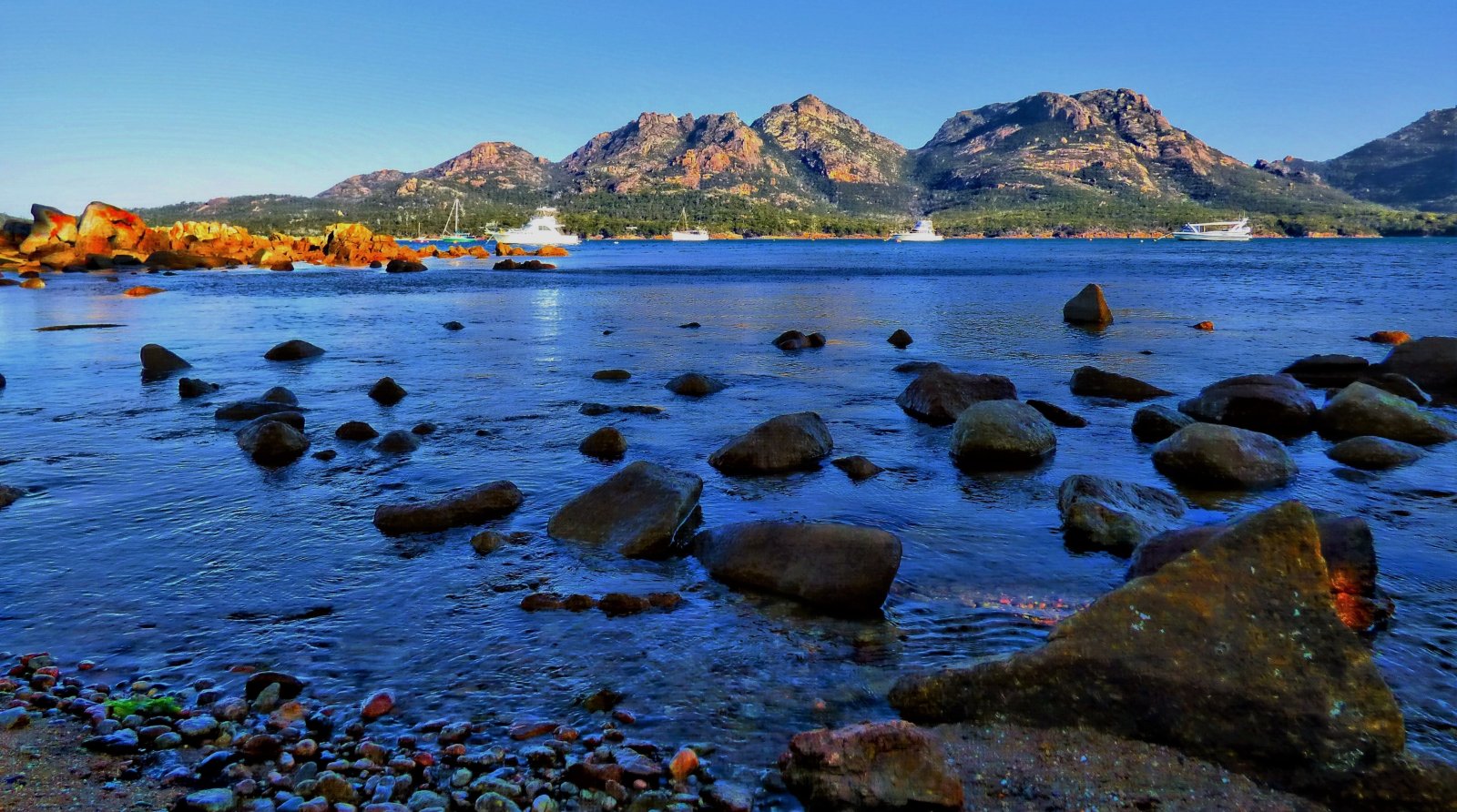Wineglass Bay  - Coles Bay | Secret World Trip Planner