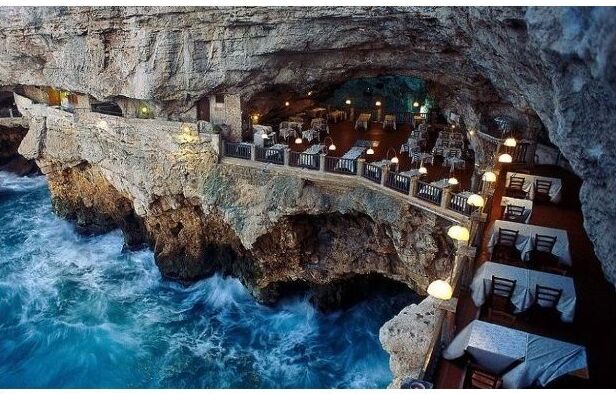 Italien:Das Felsenrestaurant (Grotta Palazzese) - Polignano A Mare | Secret World Trip Planner