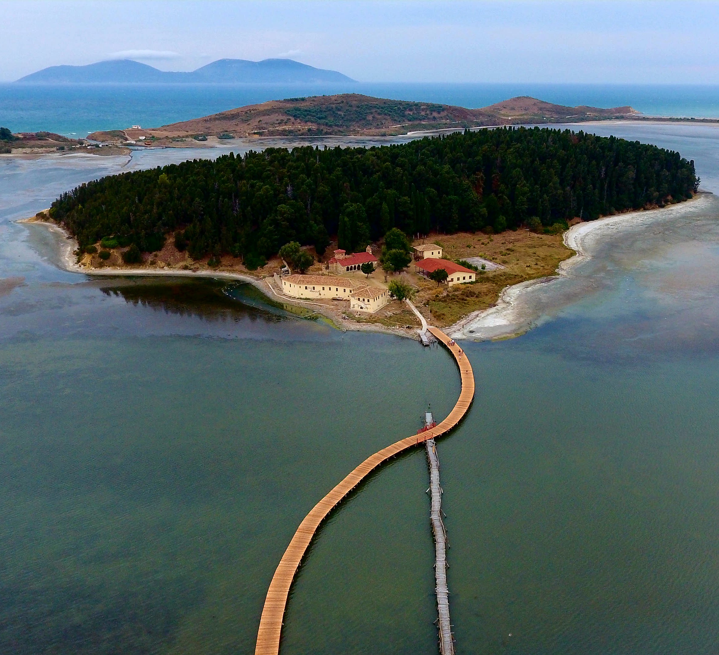 Das Kloster der Heiligen Maria auf der Insel Zvernec - Zvërnec | Secret World Trip Planner