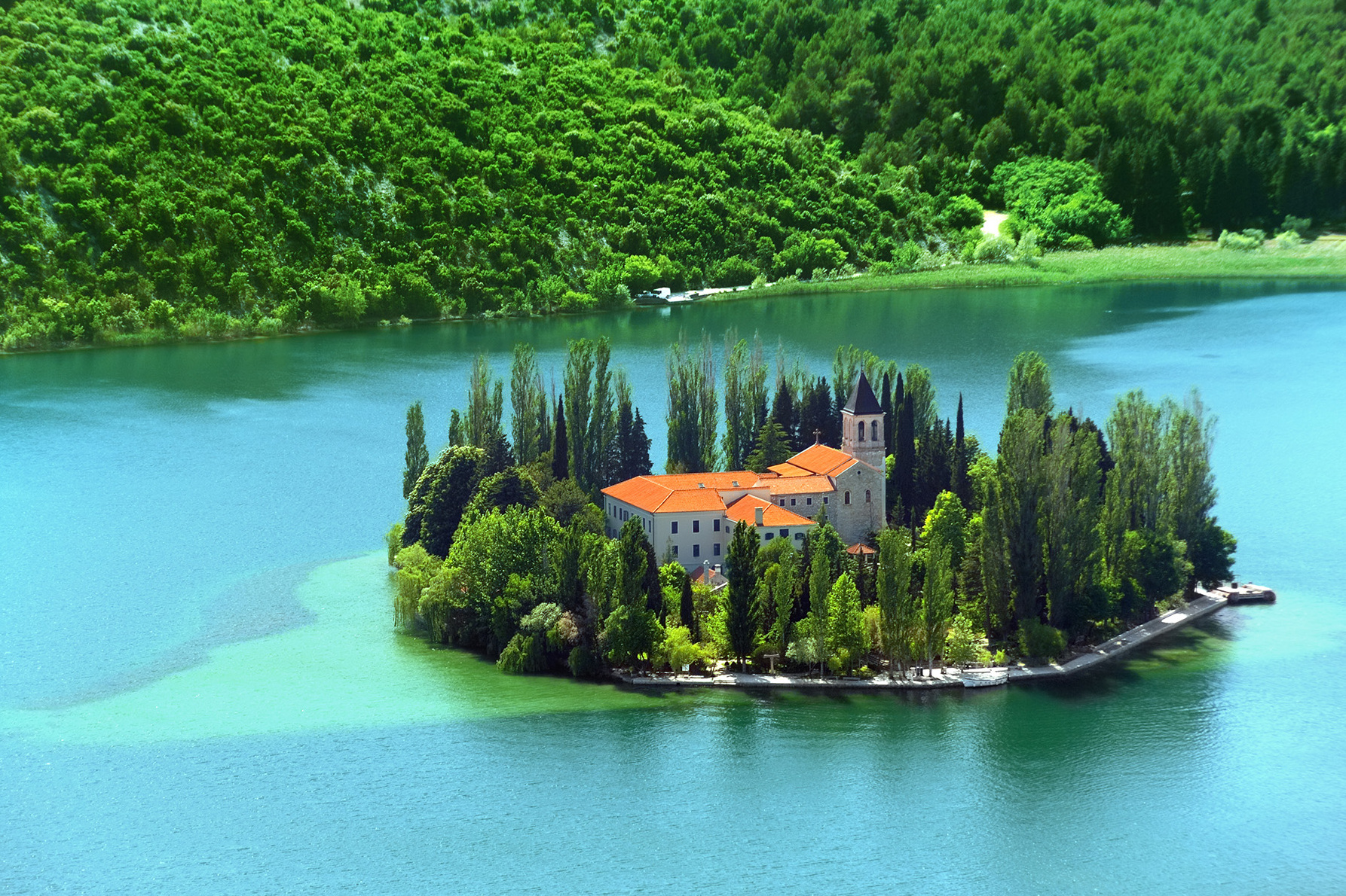 Die Insel Visovac mit dem Franziskanerkloster — Brištane