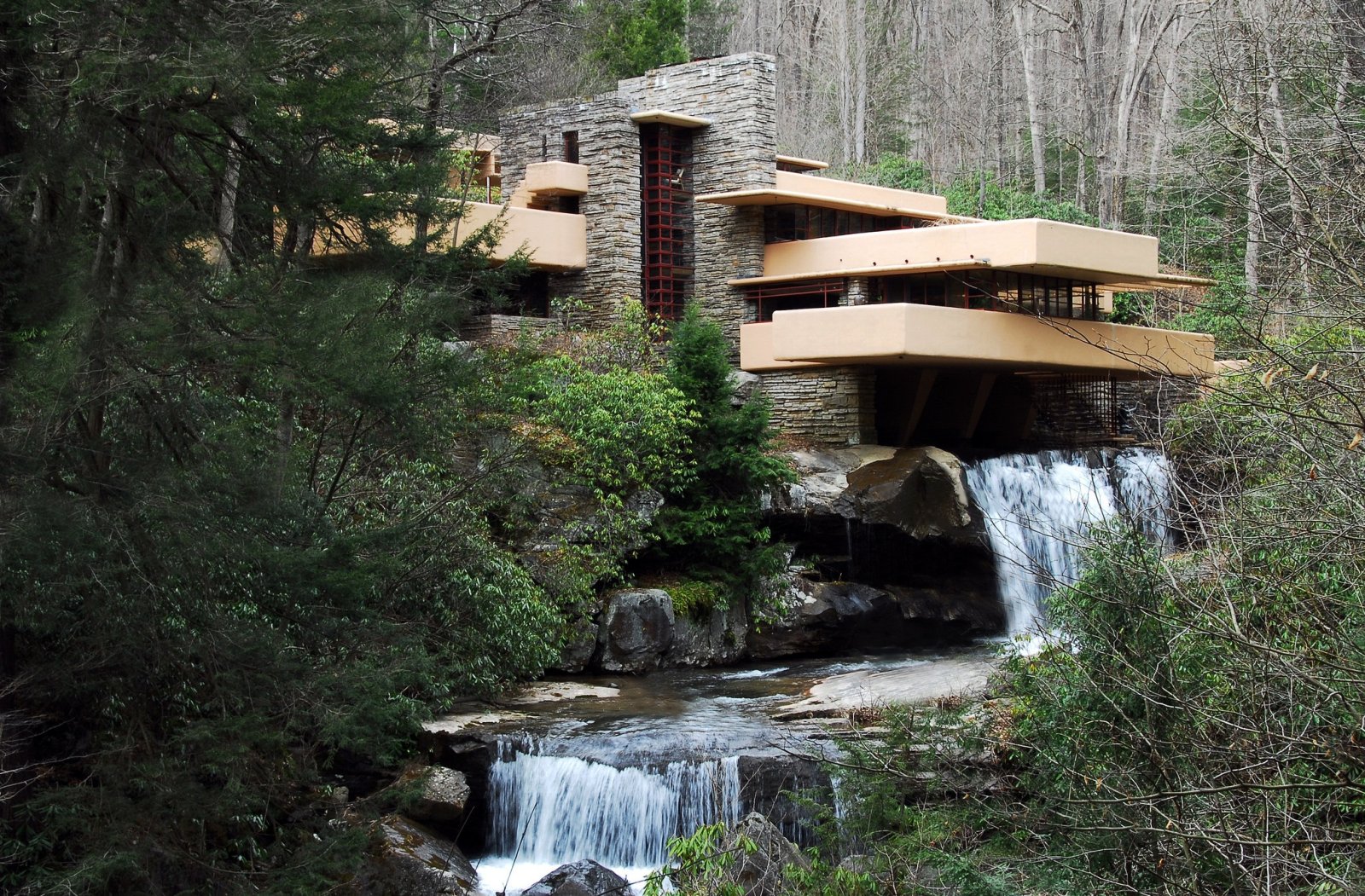 Fallingwater oder Kaufmann Residenz von Frank Lloyd - Mill Run | Secret World Trip Planner