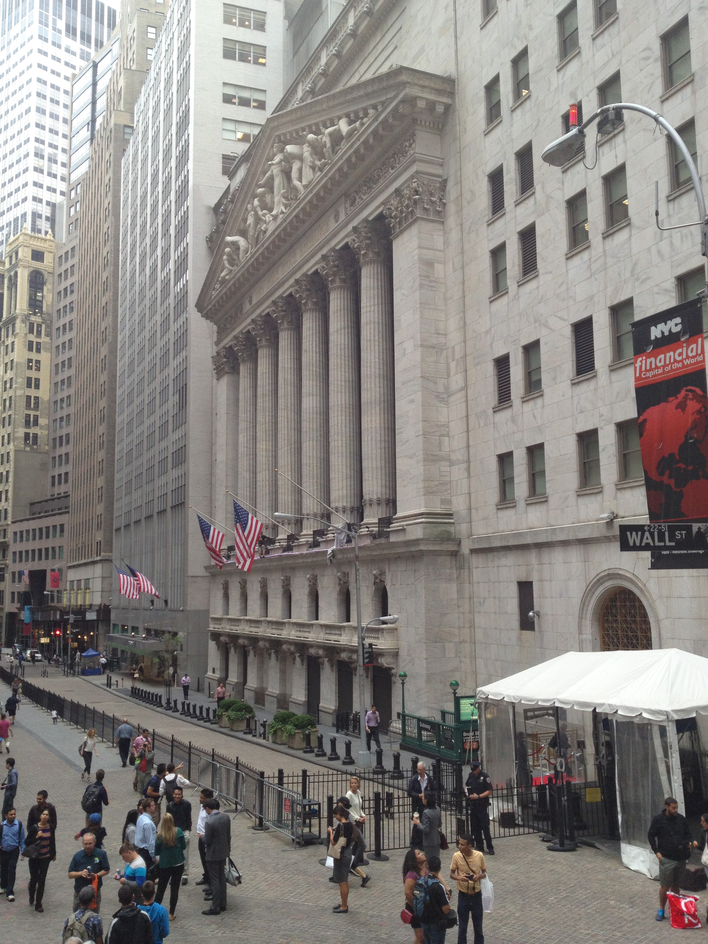 Wall street: the financial heart of America - New York | Secret World Trip Planner