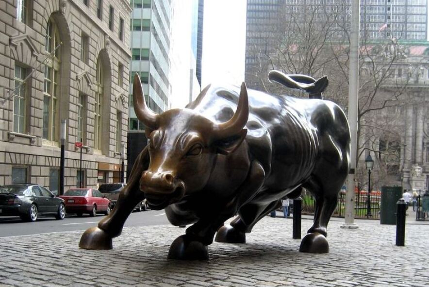 Charging Bull: the Wall Street Bull or Bowling Green Bull - New York | Secret World Trip Planner