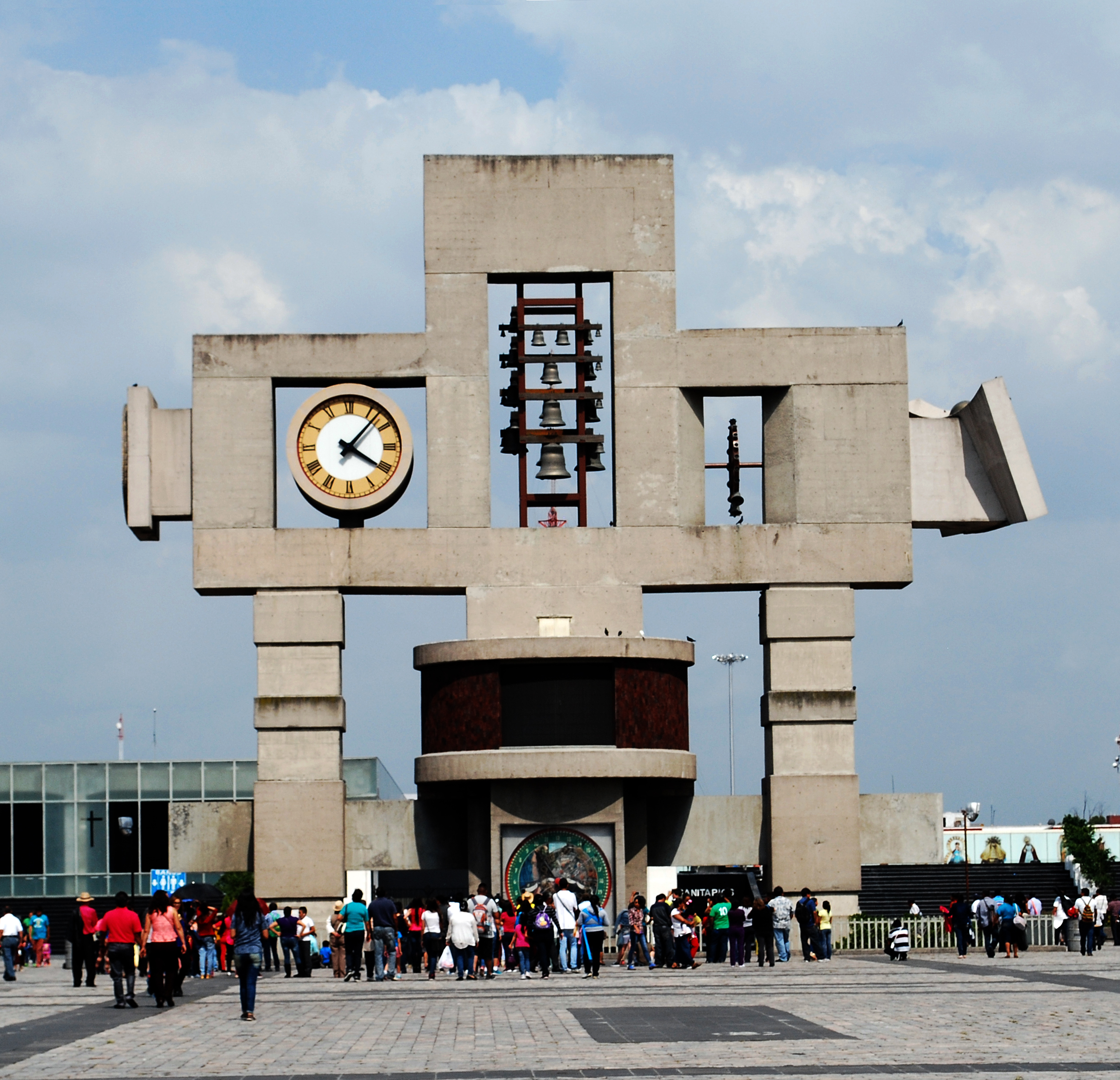 Basilika Unserer Lieben Frau von Guadalupe - Ciudad de México | Secret World Trip Planner